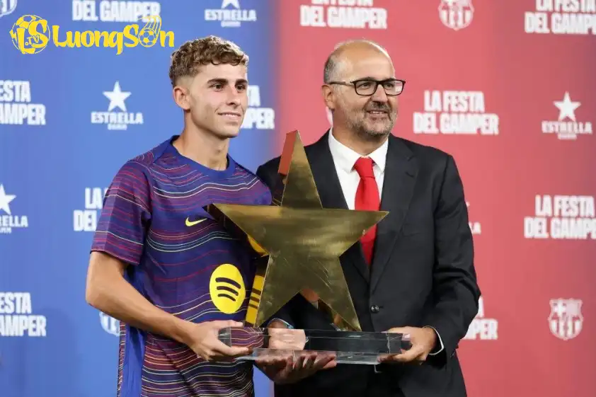 Fermín López chia sẻ anh muốn gắn bó với Barcelona (Ảnh: barcauniversal)