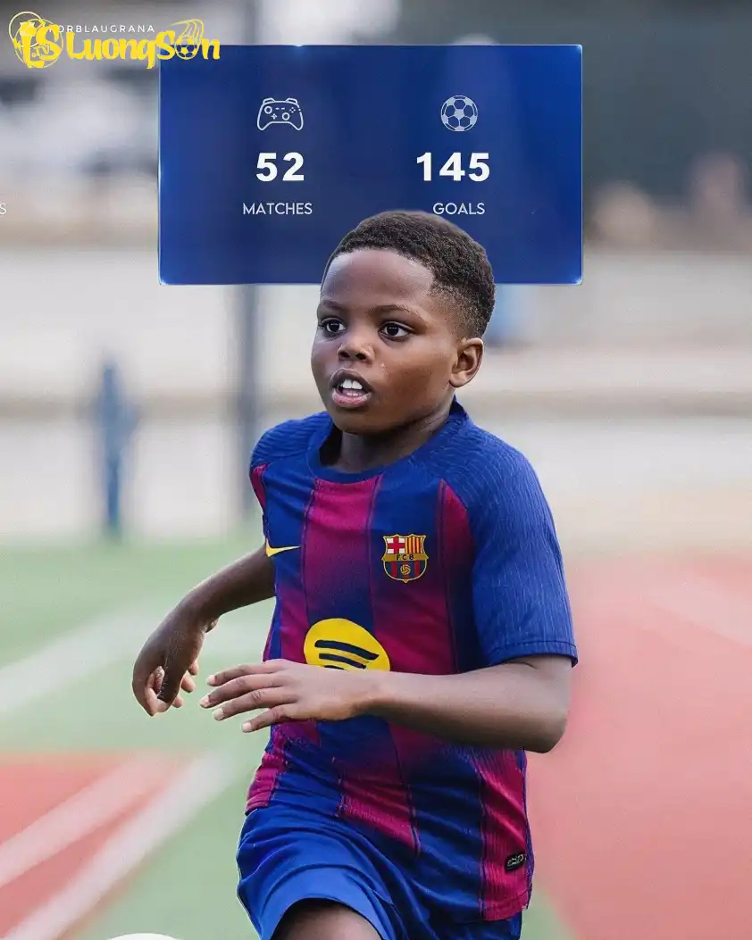 Destiny Kosiso Ejiofor John khiến truyền thông thế giới ấn tượng khi ghi tới 145 bàn sau 52 trận