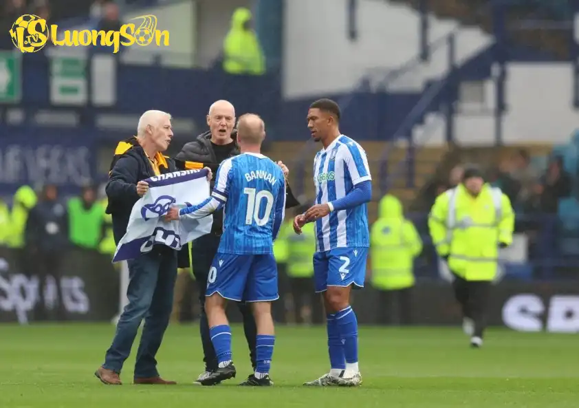 Sheffield Wednesday đang rơi vào cuộc khủng hoảng nghiêm trọng