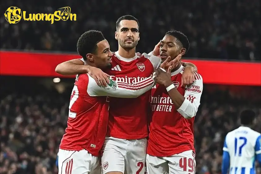 Merino có thể thi đấu ở nhiều vị trí khác nhau trên sân. Ảnh: CLB